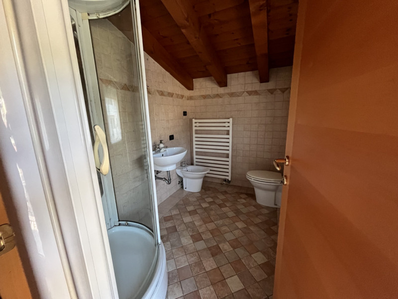 Zona Maglio di Sopra, molto soleggiata e con vista panoramica, comoda a tutti i servizi, e facilm...