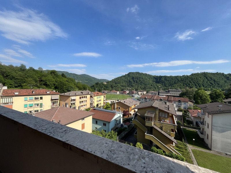 Zona Maglio di Sopra, molto soleggiata e con vista panoramica, comoda a tutti i servizi, e facilm...