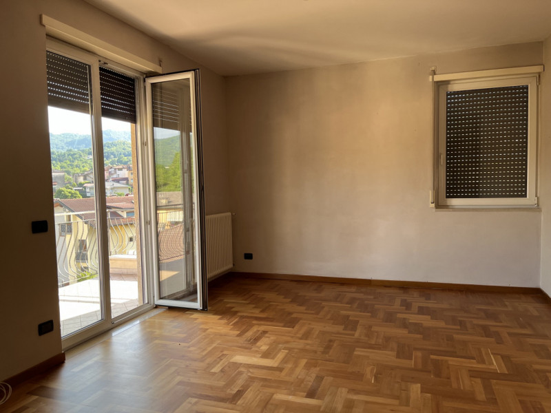 Zona Maglio di Sopra, molto soleggiata e con vista panoramica, comoda a tutti i servizi, e facilm...