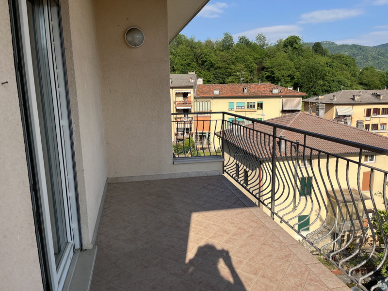 Zona Maglio di Sopra, molto soleggiata e con vista panoramica, comoda a tutti i servizi, e facilm...