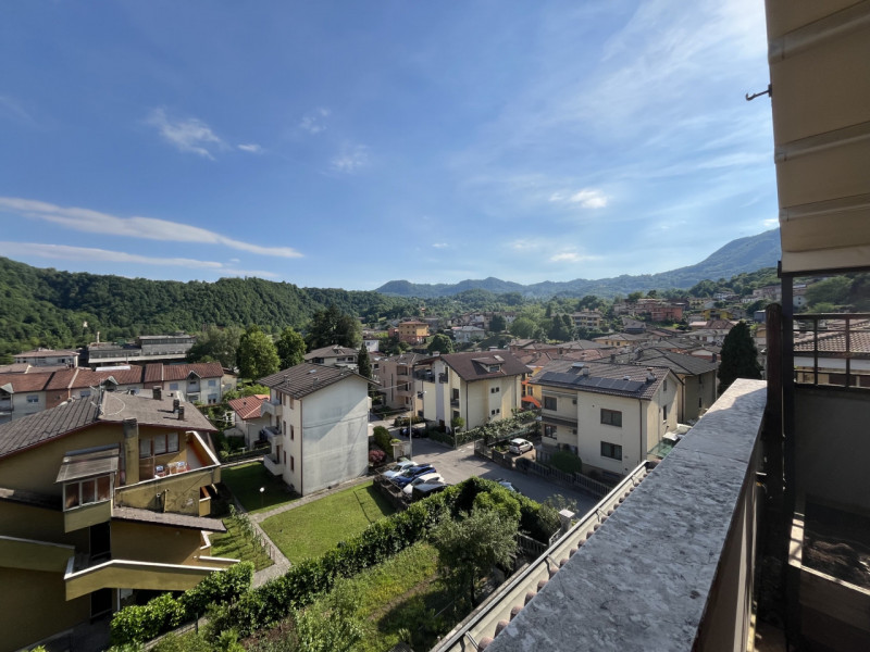 Zona Maglio di Sopra, molto soleggiata e con vista panoramica, comoda a tutti i servizi, e facilm...