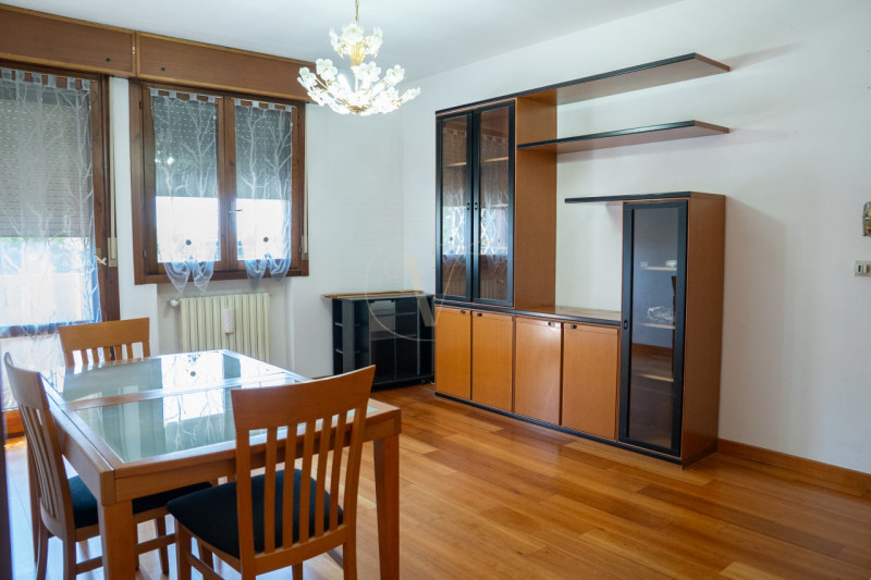 Scopri la tua nuova casa in Via Schiavon 1, nel cuore di Roncaglia! 
Al terzo piano senza ascenso...