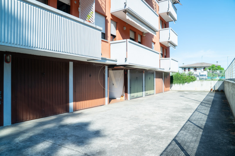 Scopri la tua nuova casa in Via Schiavon 1, nel cuore di Roncaglia! 
Al terzo piano senza ascenso...