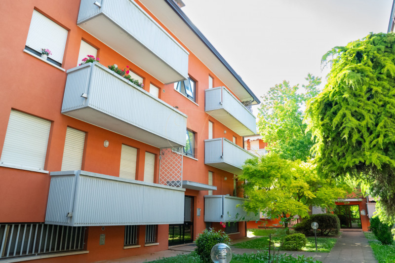 Scopri la tua nuova casa in Via Schiavon 1, nel cuore di Roncaglia! 
Al terzo piano senza ascenso...