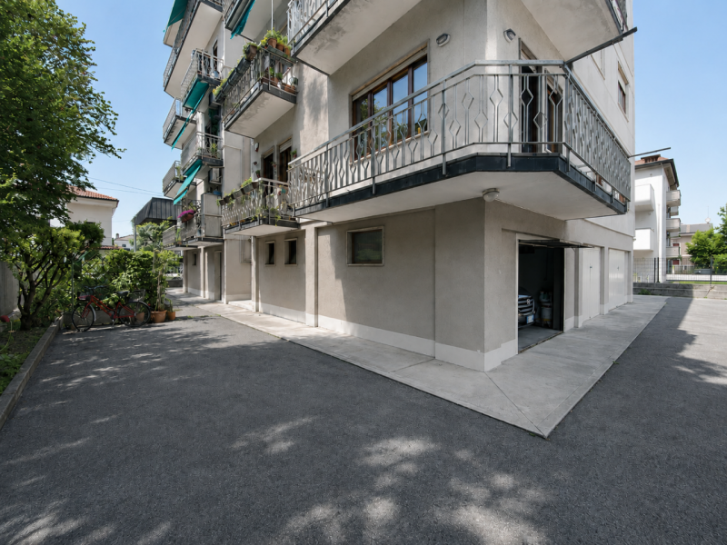 Nel cuore del quartiere di Santa Bertilla, una delle zone più apprezzate di Vicenza per comodità,...