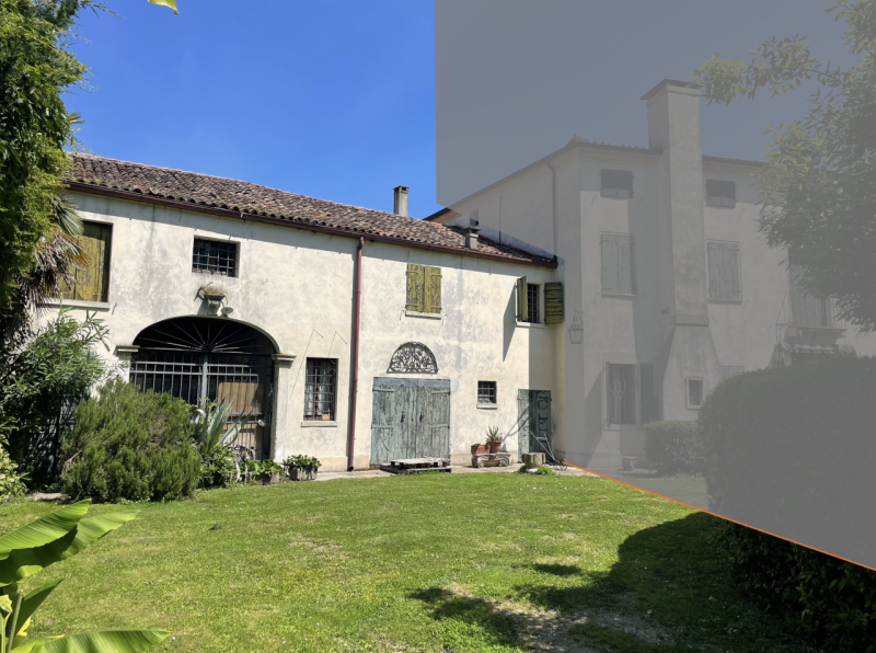Piove di Sacco, proponiamo in vendita porzione di Villa Veneta (da ristrutturare) con ingresso da...