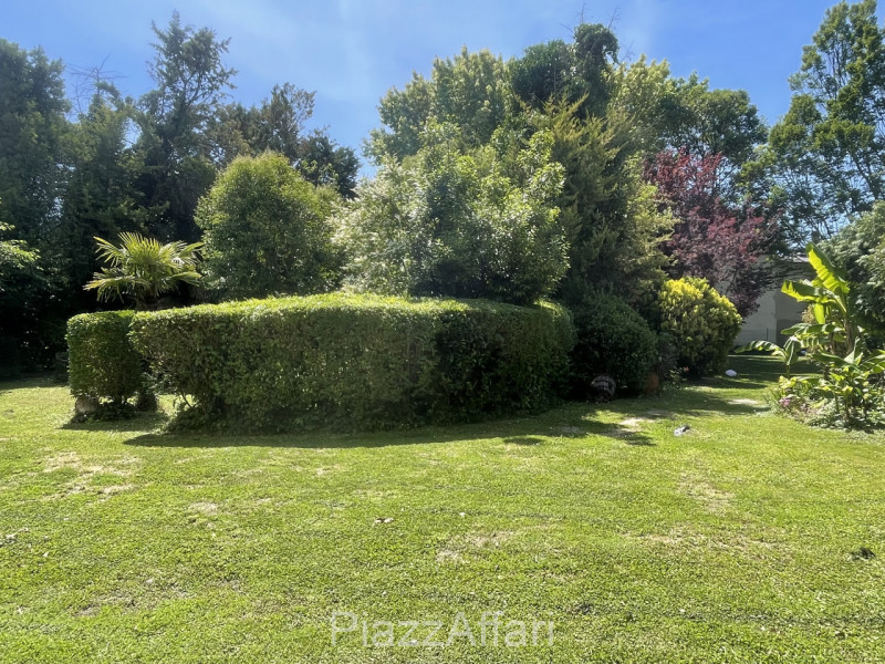 Piove di Sacco, proponiamo in vendita porzione di Villa Veneta (da ristrutturare) con ingresso da...