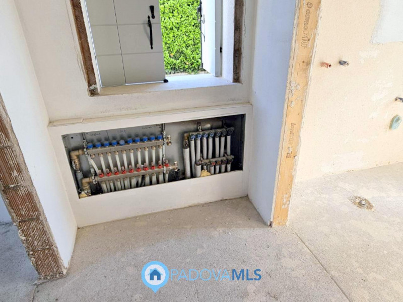 Immobile in esclusiva al Gruppo Padova MLS

LEGNARO Località Casone. Proponiamo in vendita una nu...