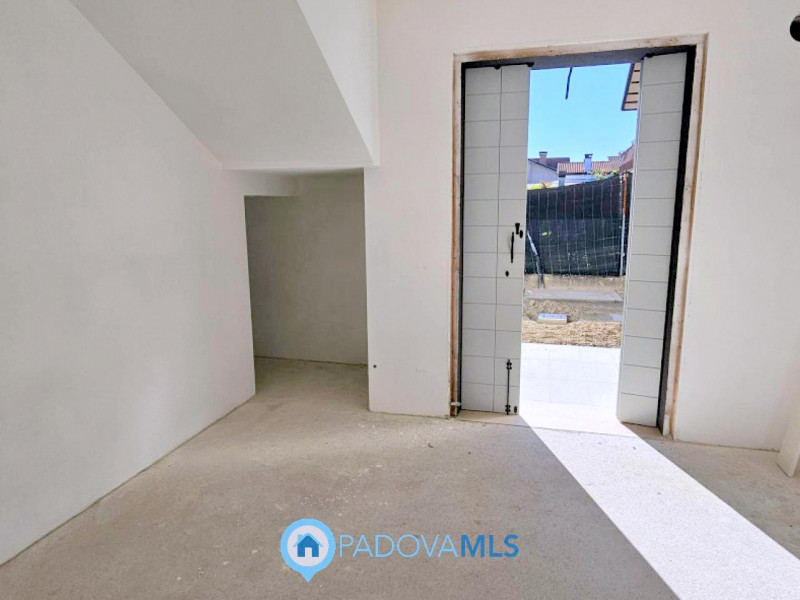 Immobile in esclusiva al Gruppo Padova MLS

LEGNARO Località Casone. Proponiamo in vendita una nu...
