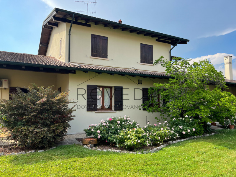 CASIER: CENTRO

RIFERIMENTO CR26

L'agenzia immobiliare Roveda ha il piacere di proporvi questa s...