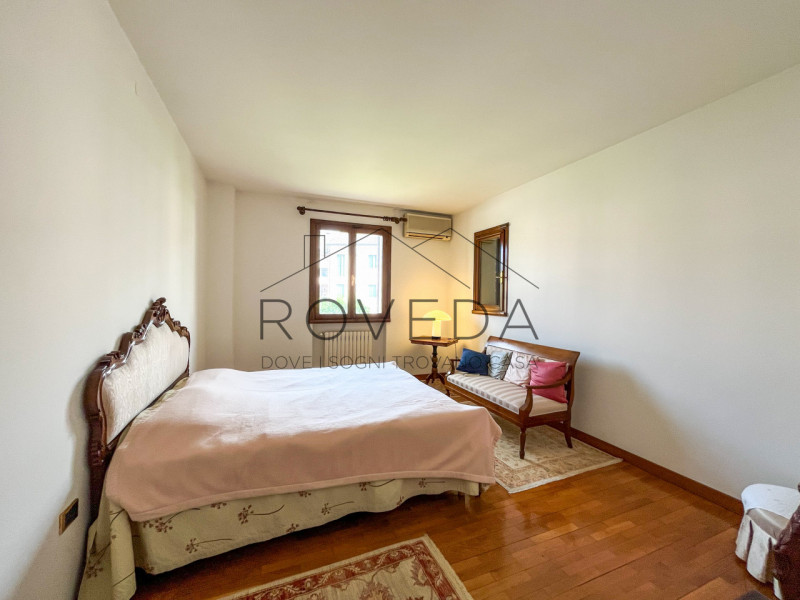 CASIER: CENTRO

RIFERIMENTO CR26

L'agenzia immobiliare Roveda ha il piacere di proporvi questa s...