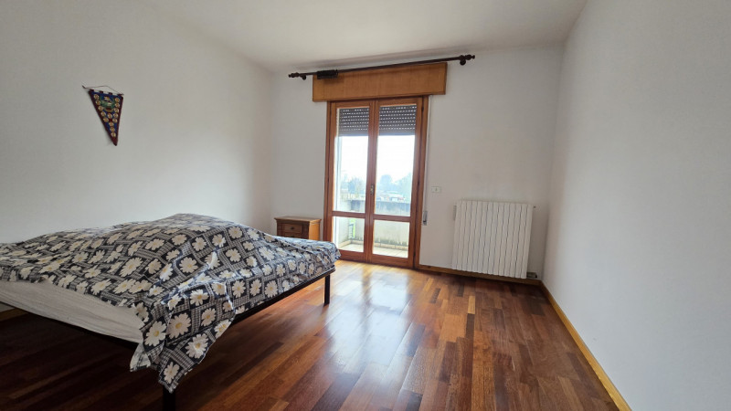 Rif. CS142 - Proponiamo in vendita casa accostata su due livelli, inserita in una tranquilla cort...