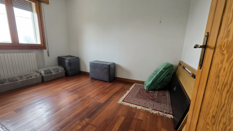 Rif. CS142 - Proponiamo in vendita casa accostata su due livelli, inserita in una tranquilla cort...