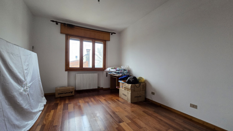 Rif. CS142 - Proponiamo in vendita casa accostata su due livelli, inserita in una tranquilla cort...