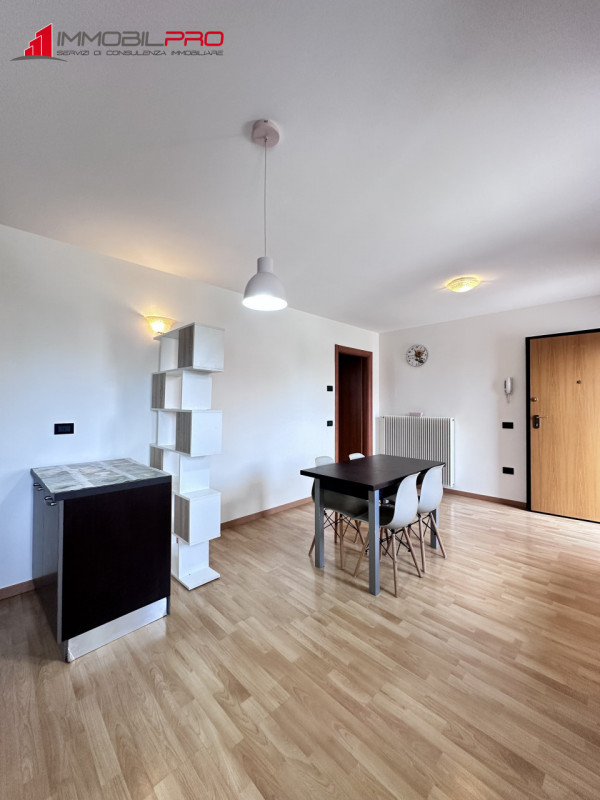 A Santorso, in Via della Stamperia, proponiamo in vendita interessante bilocale di circa 60 mq si...