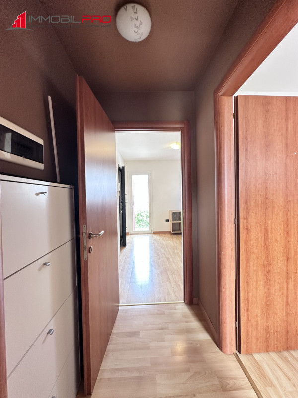 A Santorso, in Via della Stamperia, proponiamo in vendita interessante bilocale di circa 60 mq si...