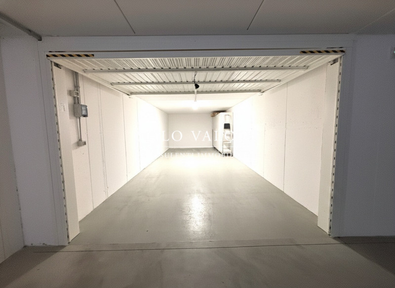 A948 (rif. Nada 392 6956333)


In un contesto residenziale esclusivo, tranquillo e centralissimo,...