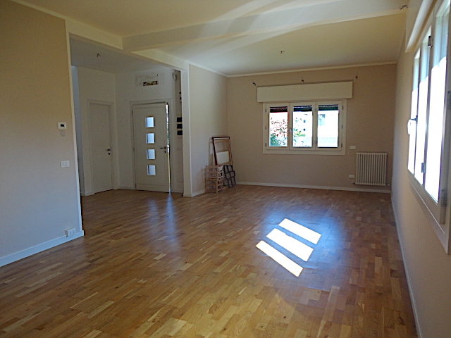 Vigodarzere: in una zona tranquilla e senza traffico, elegante casa indipendente, completamente r...