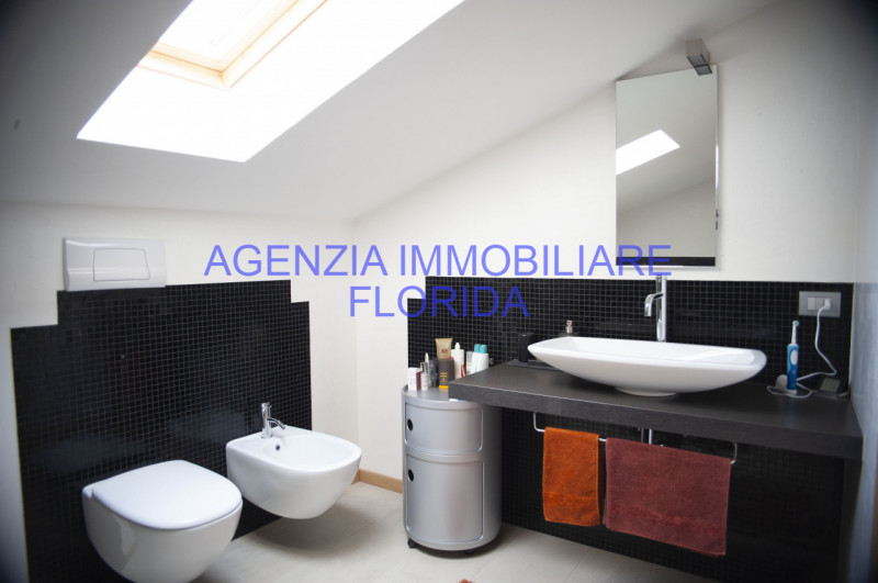 Nel cuore di Loreggia, in un esclusivo contesto residenziale di sole 4 unità abitative, proponiam...