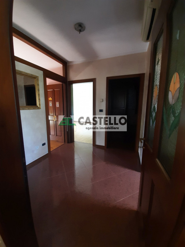 Campo San Martino, in zona estremamente tranquilla e con traffico ridotto, proponiamo un’intera b...