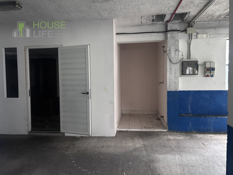 SCHIO: AFFITTIAMO CAPANNONE LABORATORIO / DEPOSITO di mq 500 circa H 3,50 sotto trave, con area e...