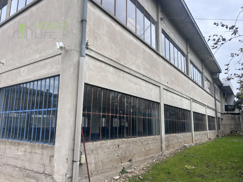 SCHIO: AFFITTIAMO CAPANNONE LABORATORIO / DEPOSITO di mq 500 circa H 3,50 sotto trave, con area e...