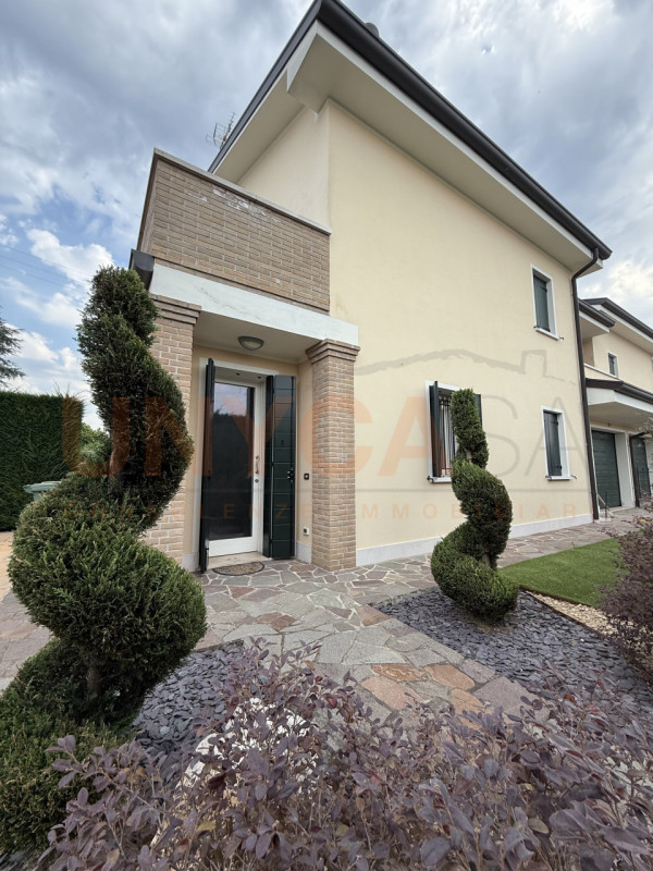VEGGIANO: Fraz. Trambacche, proponiamo in vendita in un tranquillo contesto residenziale, caratte...