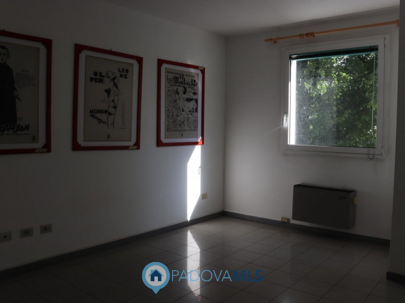 Immobile in esclusiva al Gruppo Padova MLS
In elegante palazzo direzionale di rappresentanza, pro...