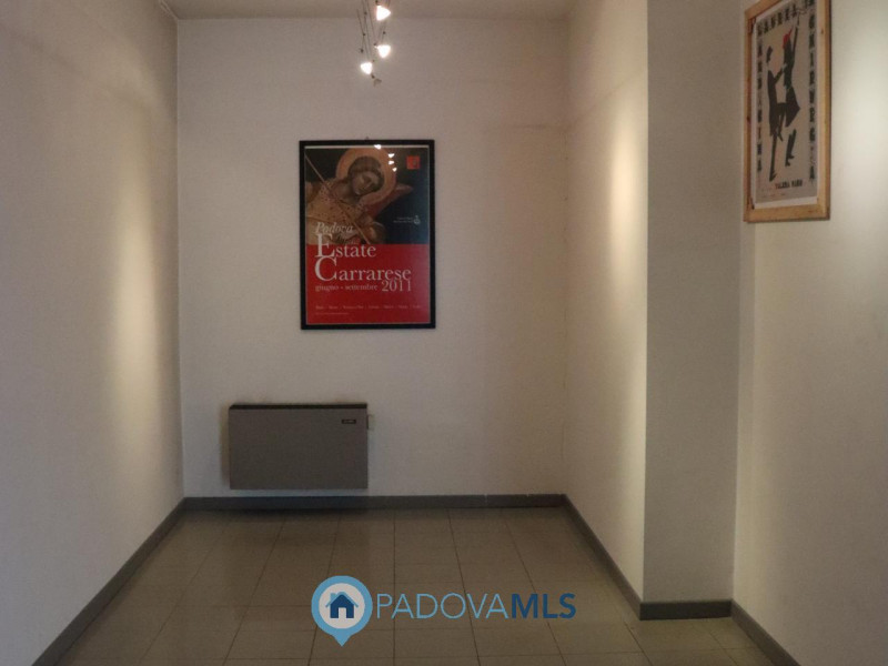 Immobile in esclusiva al Gruppo Padova MLS
In elegante palazzo direzionale di rappresentanza, pro...