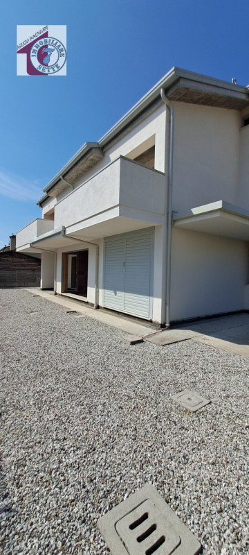 Vendesi PIAZZOLA SUL BRENTA CENTRO porzione di villa bifamiliare attualmente allo stato grezzo av...