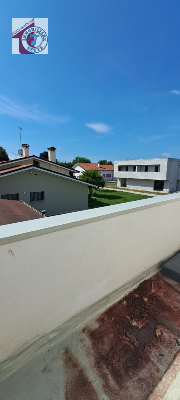 Vendesi PIAZZOLA SUL BRENTA CENTRO porzione di villa bifamiliare attualmente allo stato grezzo av...