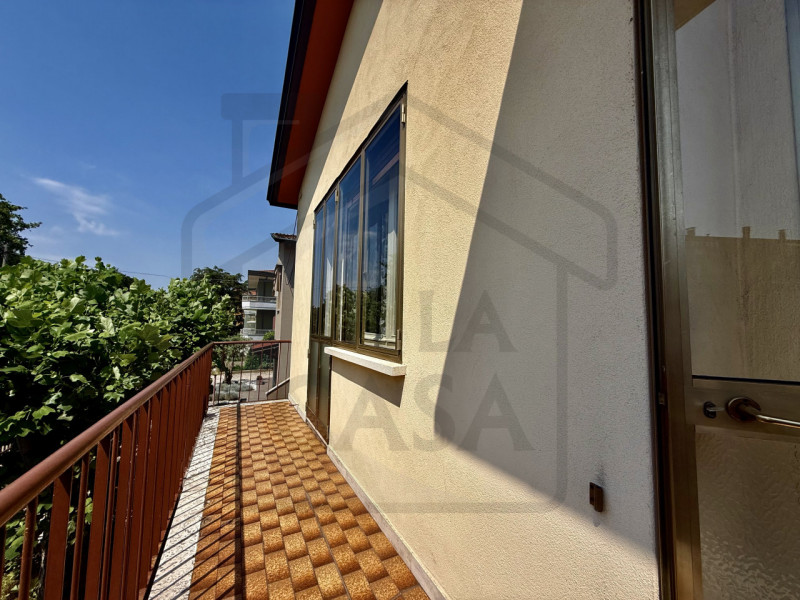 PADOVA - Casa singola terratetto situata nel cuore della tranquilla zona di Guizza, a Padova. Con...
