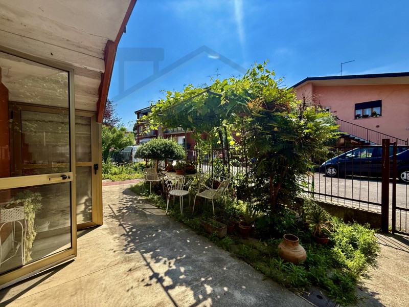 PADOVA - Casa singola terratetto situata nel cuore della tranquilla zona di Guizza, a Padova. Con...