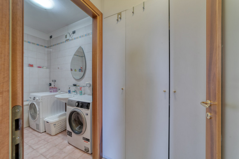 Nel cuore della tranquilla zona residenziale di Feriole/Montecchia, proponiamo in vendita una spl...