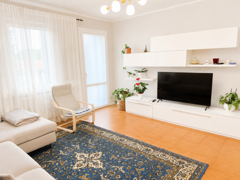 (Per INFO Giovanni 3888920530) Proponiamo in vendita un ampio e raffinato appartamento quadriloca...