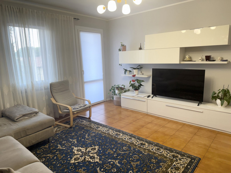 (Per INFO Giovanni 3888920530) Proponiamo in vendita un ampio e raffinato appartamento quadriloca...