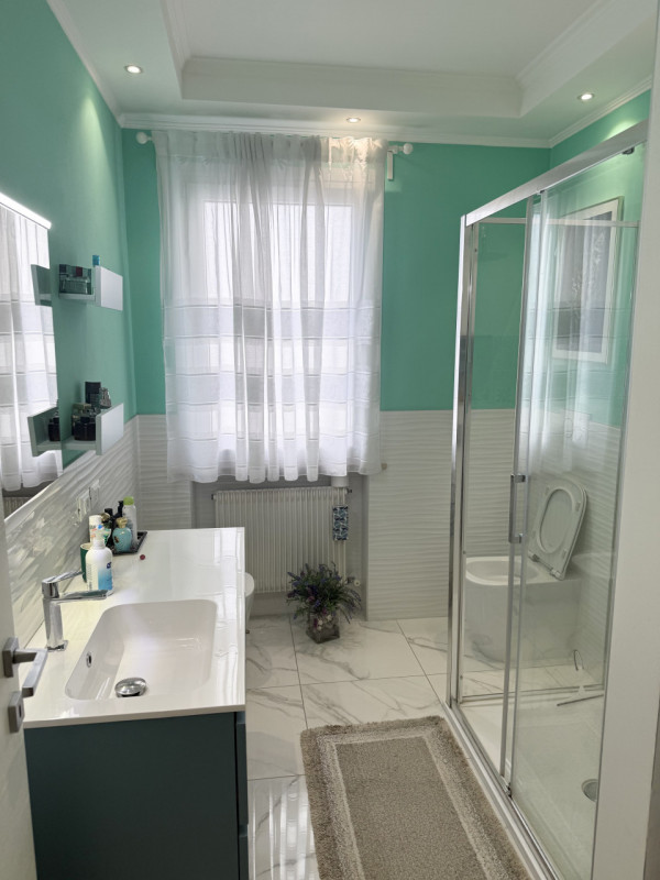 (Per INFO Giovanni 3888920530) Proponiamo in vendita un ampio e raffinato appartamento quadriloca...
