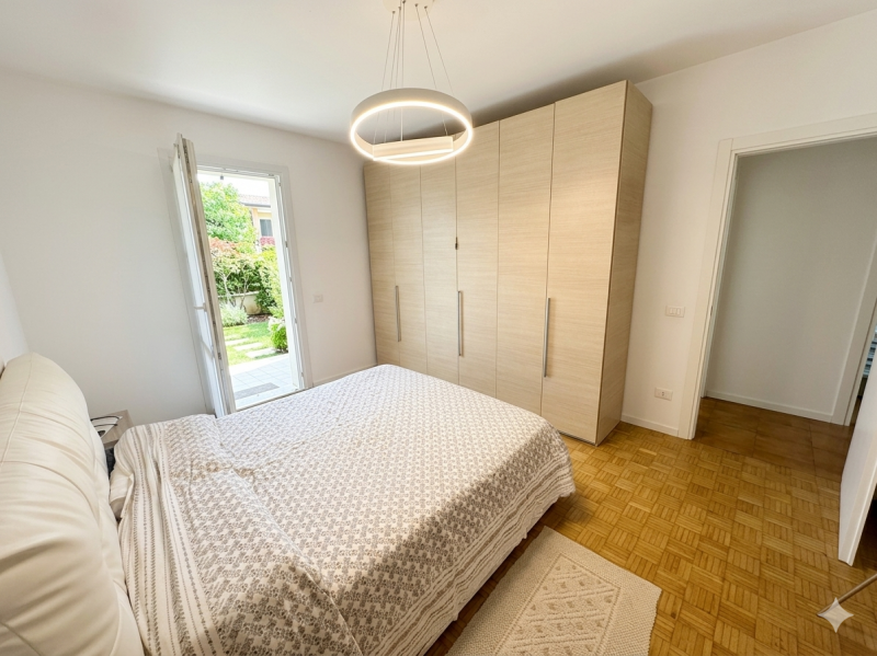 (Per INFO Giovanni 3888920530) Proponiamo in vendita un ampio e raffinato appartamento quadriloca...