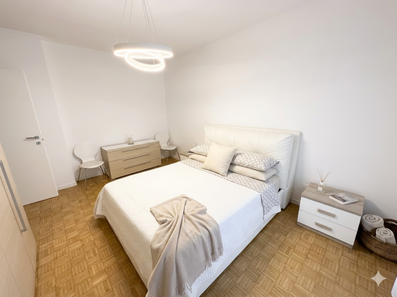 (Per INFO Giovanni 3888920530) Proponiamo in vendita un ampio e raffinato appartamento quadriloca...