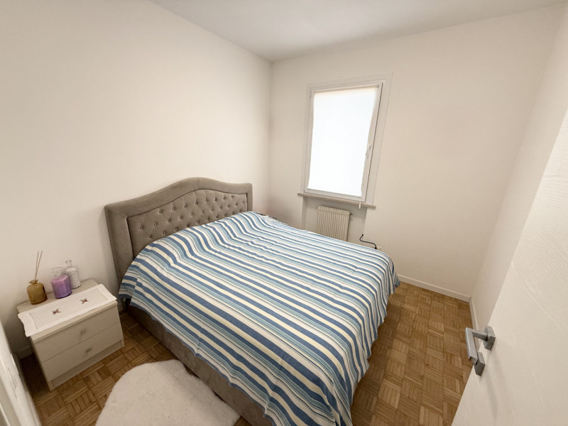 (Per INFO Giovanni 3888920530) Proponiamo in vendita un ampio e raffinato appartamento quadriloca...
