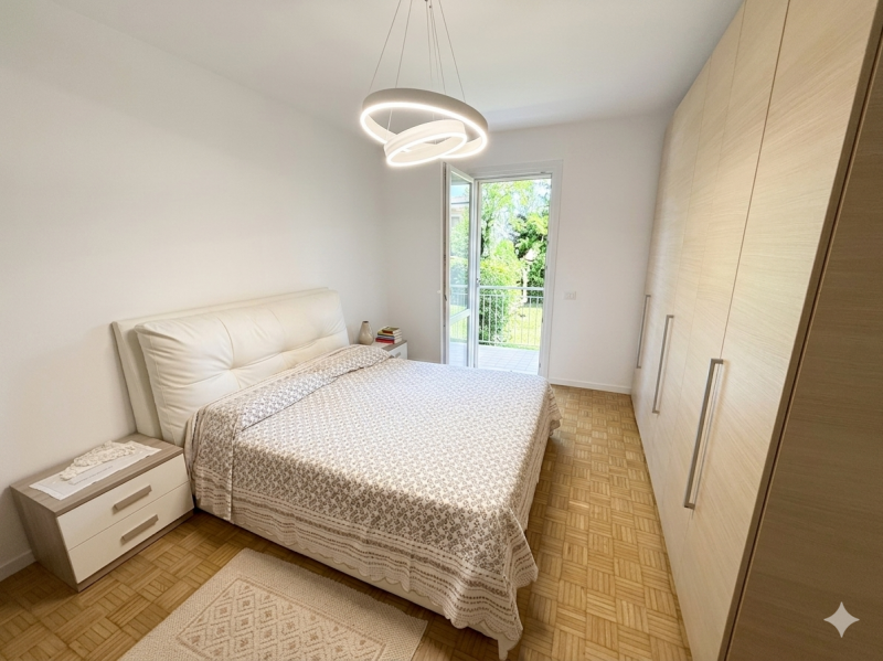 (Per INFO Giovanni 3888920530) Proponiamo in vendita un ampio e raffinato appartamento quadriloca...