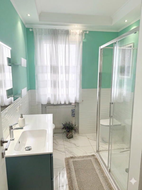 (Per INFO Giovanni 3888920530) Proponiamo in vendita un ampio e raffinato appartamento quadriloca...