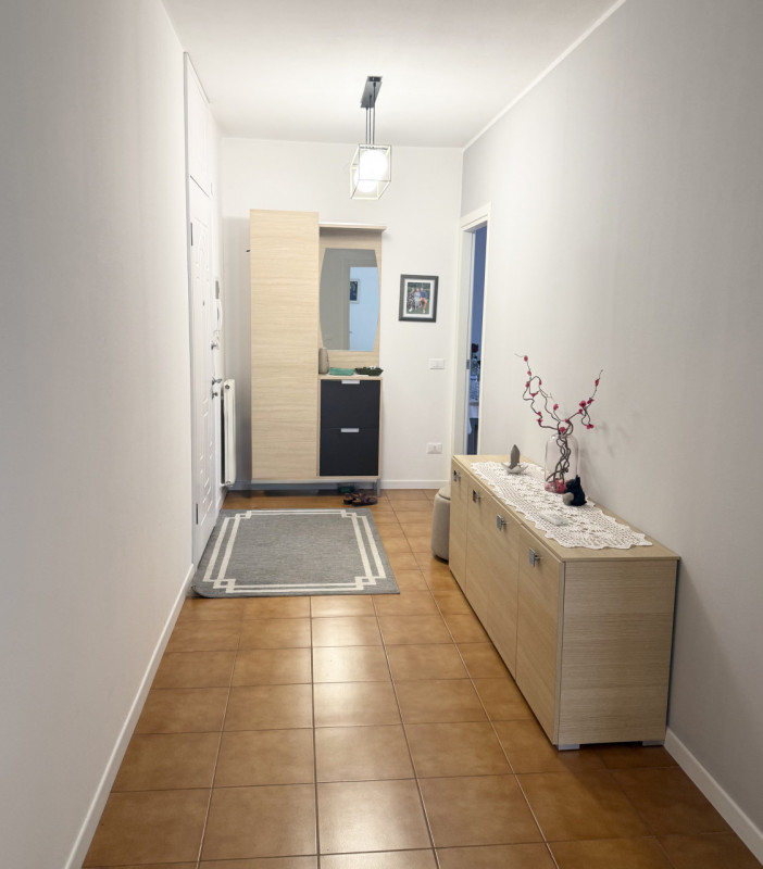 (Per INFO Giovanni 3888920530) Proponiamo in vendita un ampio e raffinato appartamento quadriloca...