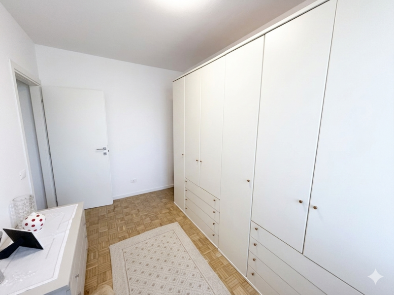 (Per INFO Giovanni 3888920530) Proponiamo in vendita un ampio e raffinato appartamento quadriloca...