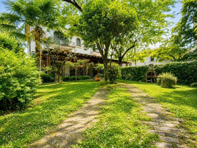 Nel cuore di Santa Bertilla, uno dei quartieri più richiesti e apprezzati di Vicenza per qualità ...