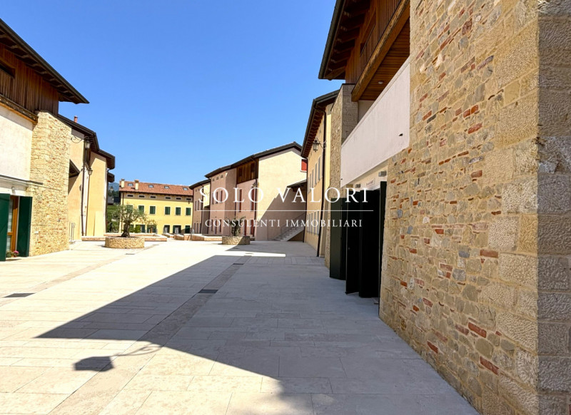 Rif. A949 (per info 338 9387816 Matteo)

Vivere ad Asolo, la "Città dai cento orizzonti", signifi...