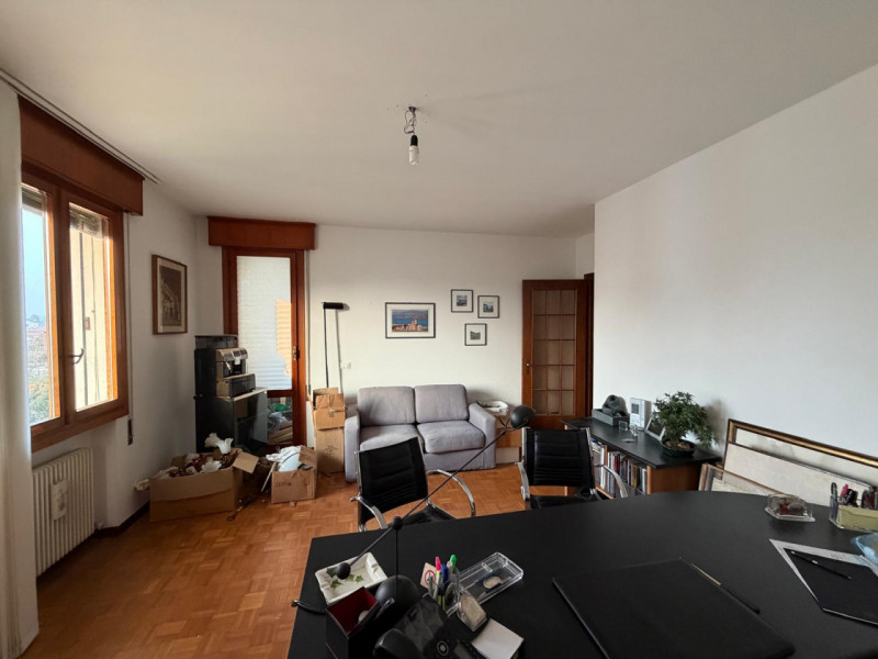 In una delle posizioni più belle e ricercate di Abano Terme, inserito in un contesto signorile e ...