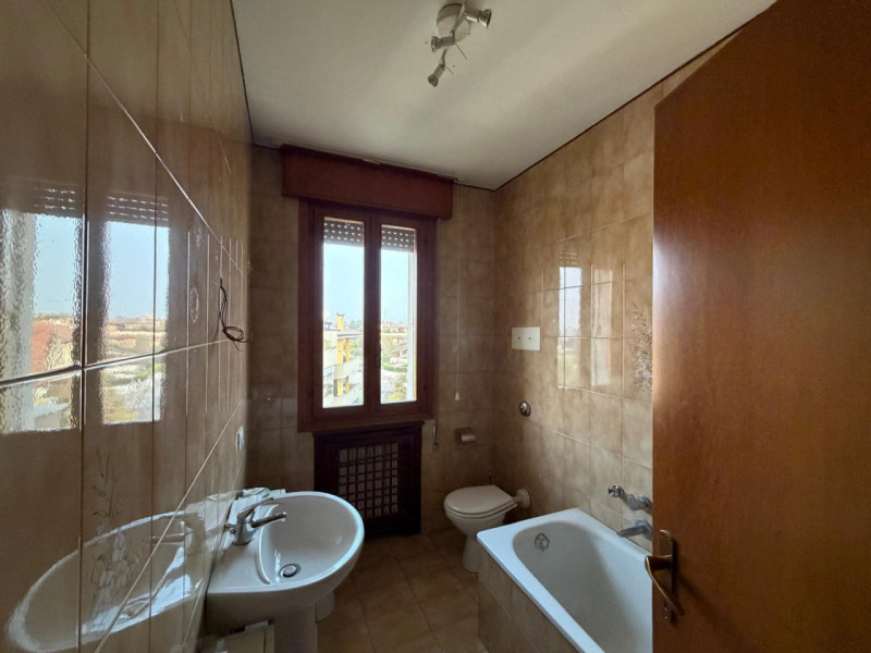 In una delle posizioni più belle e ricercate di Abano Terme, inserito in un contesto signorile e ...