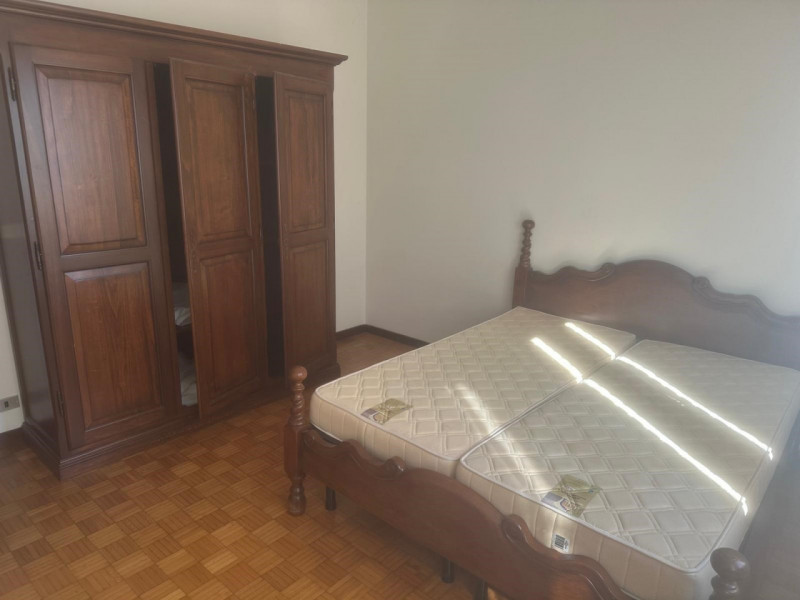 ZONA MADONNA PELLEGRINA, comodissimo a tutti i principali servizi ed ai mezzi pubblici, proponiam...