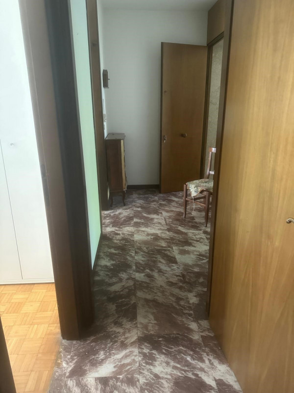 ZONA MADONNA PELLEGRINA, comodissimo a tutti i principali servizi ed ai mezzi pubblici, proponiam...